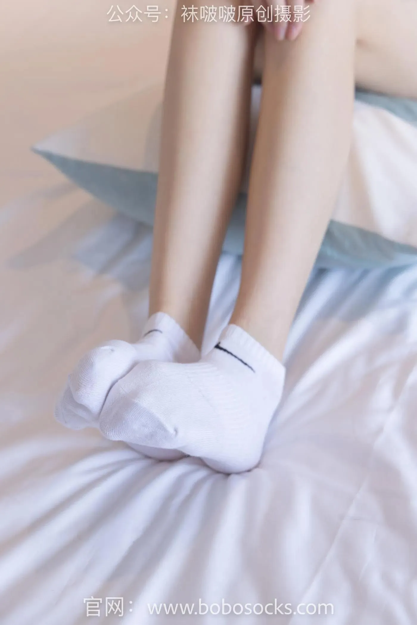 [BoBoSocks袜啵啵]NO.136 小甜豆-高跟长靴、白棉袜、裸足 [200P]插图4